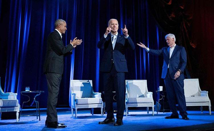 بايدن وأوباما وكلينتون يجمعون في نيويورك مبلغا قياسيا للحملة الانتخابية الرئاسية