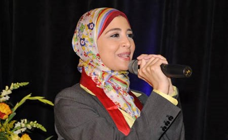 ظهور نادر لحنان ترك مع زوجها