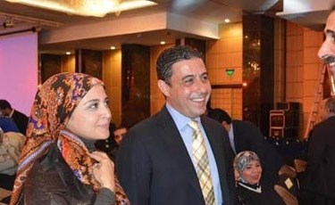 ظهور نادر لحنان ترك مع زوجها