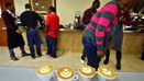  إبداع على فناجين القهوة في كينيا
