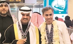 الشيخ مشعل المالك مع البطل طارق القلاف