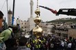  رفع هلال مئذنة مسجد فى قرية العيسوية