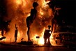  النيران تلتهم التماثيل احتفالا بقدوم الربيع فى إسبانيا