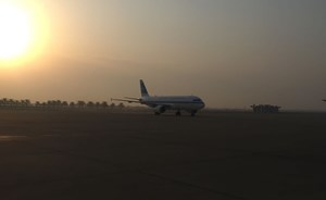 بالفيديو.. حشود كبيرة تصلي الجنازة على جثماني شهيدي العمل الخيري الكويتي وليد العلي وفهد الحسيني