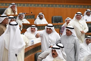 الجراح لحمدان: اقعد.. وعسكر يتدخل: هذا شيخنا الجراح