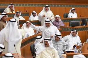 الجراح لحمدان: اقعد.. وعسكر يتدخل: هذا شيخنا الجراح