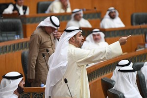 الجراح لحمدان: اقعد.. وعسكر يتدخل: هذا شيخنا الجراح