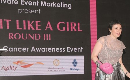 إحدى الناجيات من سرطان الثدي تتكلم عن تجربتها