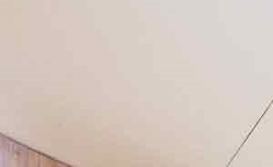 منزل خشبي داخل شجرة.. بين أفخم العقارات في بريطانيا