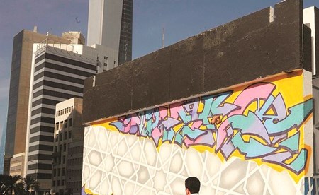 أحد محولات الكهرباء تحول إلى لوحة فنية جمالية هادفة