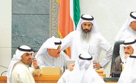 رئيس مجلس الأمة مرزوق الغانم ونائبه عيسى الكندري وأنس الصالح ونايف المرداس ومبارك الحريص ويوسف الفضالة