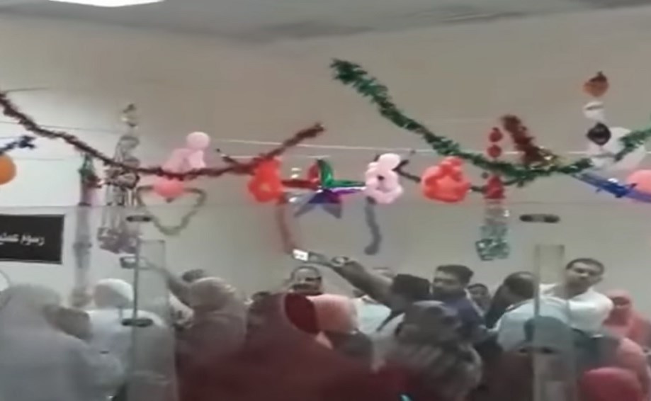 بالفيديو.. أطباء يتجاهلون المرضى ويقيمون حفلاً داخل مستشفى بمصر