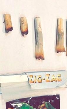 السجائر المستعملة وورق رشيد