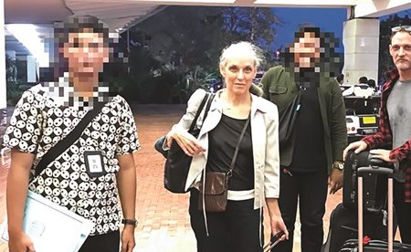 اÙÙØ±Ùس٠Ù
ÙÙØ§ÙÙ Ø¨ÙØ§Ù ÙÙØ§ÙØ¯ØªÙ ÙØ¨ÙÙ Ù
ØºØ§Ø¯Ø±ØªÙ Ø§ÙØ¯ÙÙÙØ³Ùا