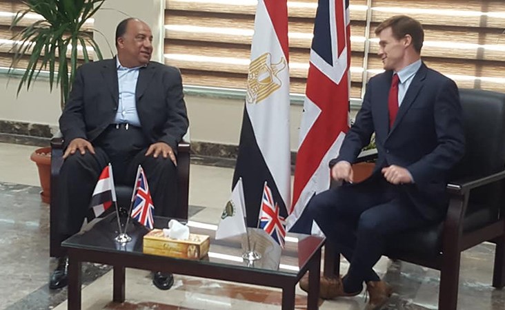 بالفيديو.. سفير بريطانيا بمصر يتحدث العربية ويشجع هذا النادي