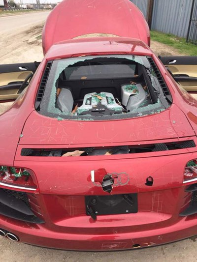 بالصور زوجة خليجية تحطِّم سيارة زوجها الفارهة التي كان يتنقل بها بين زوجاته بـالمسيار