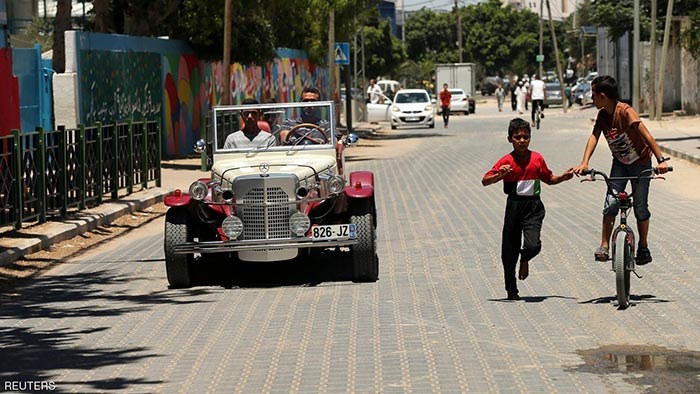 شندي 36 عاما امضى قرابة عامين وهو يشكل تحفته