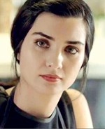 «ما كل هذا الفضول السخيف؟»
