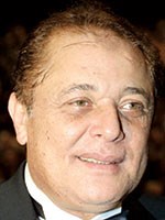 «كان إنسانا بسيطا ويعشق الناس الغلابة»