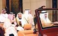  صاحب السمو الأمير وخادم الحرمين لدى مغادرتهما المطار