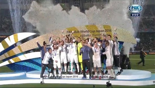  ريال مدريد يرفع كأس مونديال الأندية