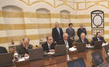 ï»¿Ø§ÙØ±Ø¦Ùس Ù
ÙØ´Ø§Ù عÙÙ ÙØªØ±Ø£Ø³ Ø¬ÙØ³Ø© Ù
Ø¬ÙØ³ اÙÙØ²Ø±Ø§Ø¡ ÙØ¥Ùرار Ø§ÙØ¨Ùا٠اÙÙØ²Ø§Ø±Ù Ù٠بعبدا (Ù
ØÙ
ÙØ¯ Ø§ÙØ·ÙÙÙ)