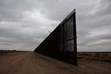  الجدار العازل بين أمريكا والمكسيك