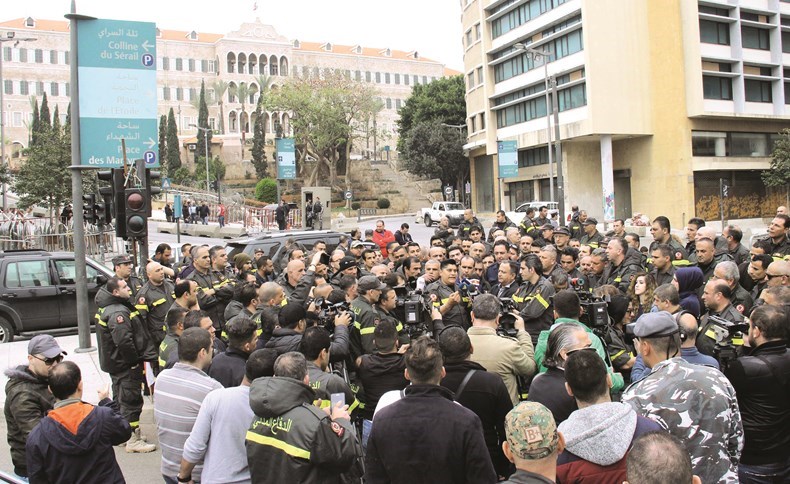 ï»¿ÙØªØ·ÙØ¹Ù Ø§ÙØ¯ÙØ§Ø¹ Ø§ÙÙØ¯ÙÙ Ø®ÙØ§Ù Ø§Ø¹ØªØµØ§ÙÙÙ ÙÙ Ø³Ø§Ø­Ø© Ø±ÙØ§Ø¶ Ø§ÙØµÙØ­ Ø£ÙØ§Ù ÙØ¯Ø®Ù ÙØ¬ÙØ³ Ø§ÙÙÙØ§Ø¨(ÙØ­ÙÙØ¯ Ø§ÙØ·ÙÙÙ)ï»¿