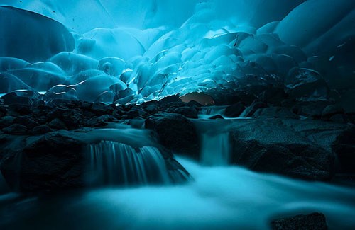  كهوف مندنهال الجليدية Mendenhall Ice Caves - ألاسكا