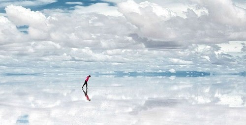  أكبر مرآة في العالم Salar du Uyuni - بوليفيا