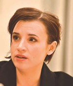 «تراوح الأمر بين تهديدي بالقتل وتحذيري من التعرض للاغتصاب»
