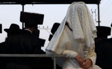 بالفيديو.. فلسطيني يتزوج من يهودية في القدس