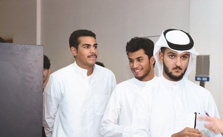 د.رغد الكاظمي تشرف على تنظيم العملية الانتخابية (ريليش كومار)