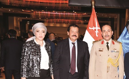 العقيد أ. ح. يحيى الصمدي وحرمه والمقدم محمد شهاب الدين وحرمه في استقبال المهنئين بذكرى انتصارات أكتوبر