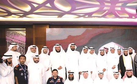 فريد أسد عمادي ووليد الشعيب ومحمد العليم والحضور خلال حفل التكريم (زين علام)