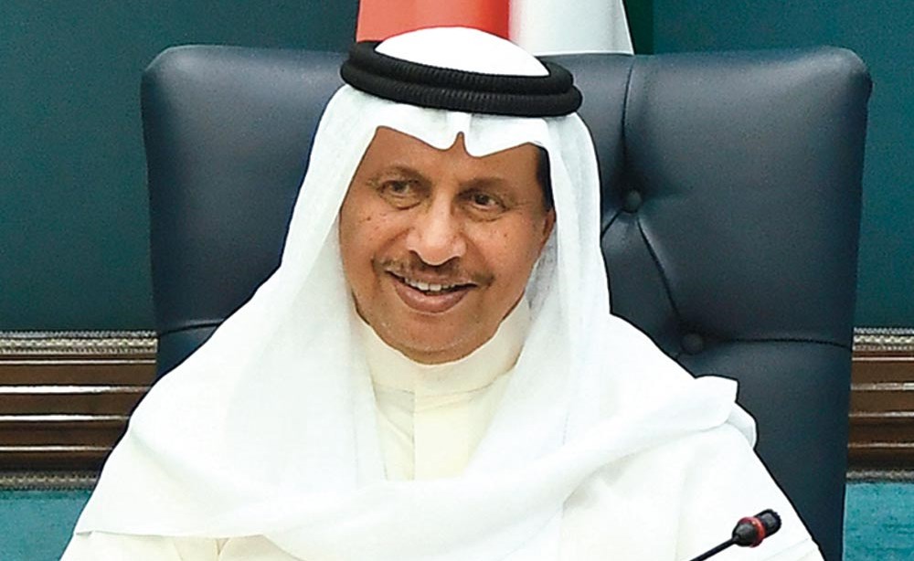 سمو رئيس الوزراء الشيخ جابر المبارك مترئسا جلسة أمس