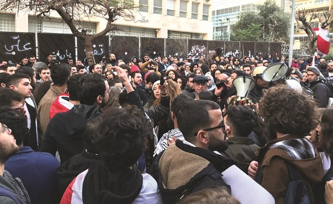 ÙØ­ØªÙÙ ØºØ§Ø¶Ø¨ÙÙ Ø®ÙØ§Ù Ø§Ø¹ØªØµØ§ÙÙÙ Ø§ÙØ§Ù ÙØµØ±Ù ÙØ¨ÙØ§Ù ÙÙ Ø¨ÙØ±ÙØª	(ÙØ­ÙÙØ¯ Ø§ÙØ·ÙÙÙ)