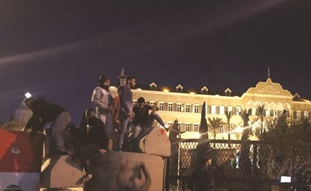 Ù
ØªØ¸Ø§ÙØ±ÙÙ ÙØªØ³ÙÙÙÙ Ø§ÙØ¬Ø¯Ø§Ø± Ø§ÙØ£Ø³Ù
ÙØªÙ Ø£Ù
اÙ
Ø§ÙØ³Ø±Ø§Ù Ø§ÙØÙÙÙ
Ù Ø®ÙØ§Ù ØªØ¸Ø§ÙØ±Ø§Øª Ù
ساء Ø£Ù
س (Ù
ØÙ
ÙØ¯ Ø§ÙØ·ÙÙÙ)