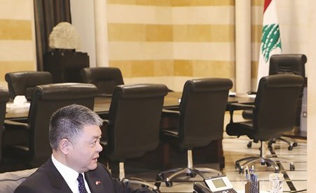 Ø±Ø¦ÙØ³ Ù
Ø¬ÙØ³ اÙÙØ²Ø±Ø§Ø¡ ØØ³Ø§Ù Ø¯ÙØ§Ø¨ Ù
Ø³ØªÙØ¨Ùا ÙÙ Ø§ÙØ³Ø±Ø§Ù Ø§ÙØÙÙÙ
٠سÙÙØ± جÙ
ÙÙØ±ÙØ© Ø§ÙØµÙÙ Ø§ÙØ´Ø¹Ø¨ÙØ© ÙÙ ÙØ¨ÙØ§Ù ÙØ§Ùغ ÙØ§Ø¬Ùا٠(Ù
ØÙ
ÙØ¯ Ø§ÙØ·ÙÙÙ)