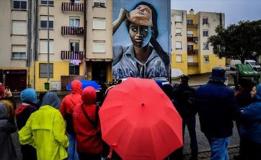 بالفيديو..فن الشارع يعطي حياة جديدة لحي فقير ومنبوذ في لشبونة