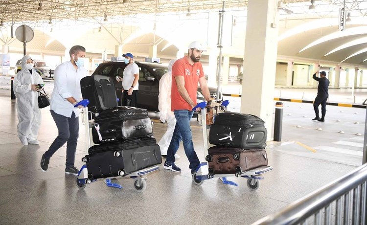 بالفيديو مغادرة ثاني رحلة لبنانية بـ 121 راكبا