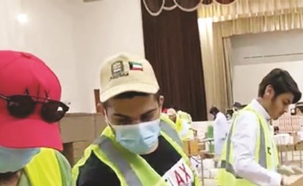 تجهيز السلال الغذائية داخل مقر الجمعية