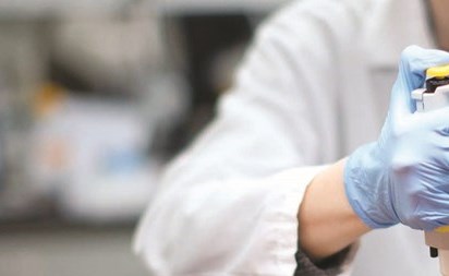 المحامية أريج حمادة تستعرض آثار «كورونا» على العلاقات التعاقدية المحلية والدولية: عالم المال والأعمال يواجه 5 مخاطر قانونية مهمة بعد انتهاء الوباء