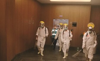 وزارة الدفاع والدفاع المدني يعقمان «التربية»