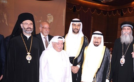 الشيخ علي الجابر والقس عمانويل غريب وعدد من رجال الدين المسيحي والحضور