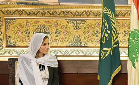 مفتي لبنان الشيخ عبداللطيف دريان مستقبلا وزيرة الاعلام منال عبد الصمد في دار الفتوى (محمود الطويل)