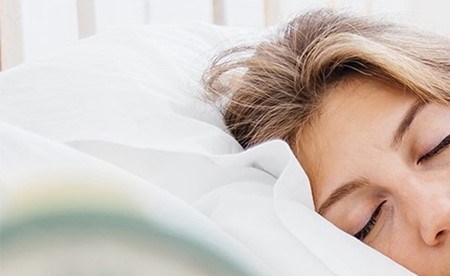 عادات مفيدة قبل النوم من الكيوي حتى