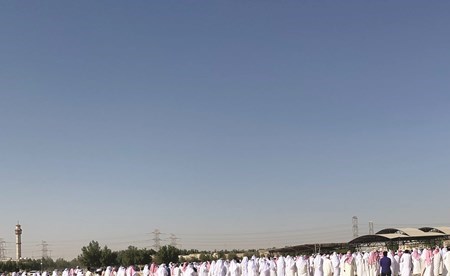 جموع من المواطنين في تشييع الداعية الراحل د.فلاح مندكار