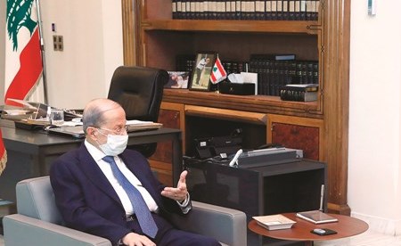 الرئيس العماد ميشال عون مستقبلا رئيس الحزب الديموقراطي اللبناني النائب طلال ارسلان في بعبدا (محمود الطويل)