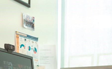 د. حنان مظفر خلال كلمتها الترحيبية بالطلبة